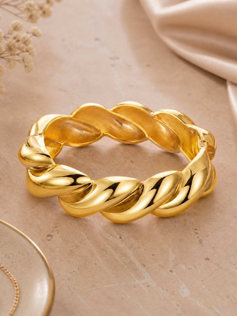 18K Gold Plated Chunky Twisted Cuff Bracelet Wide Hinged Bangle - Picture 3 of 4